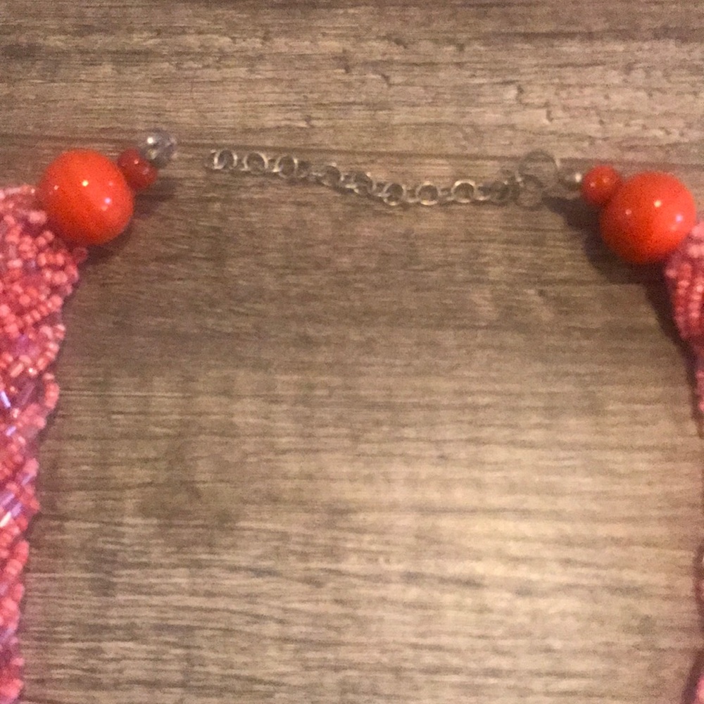 Beaded statement necklace - Picture 2 of 3